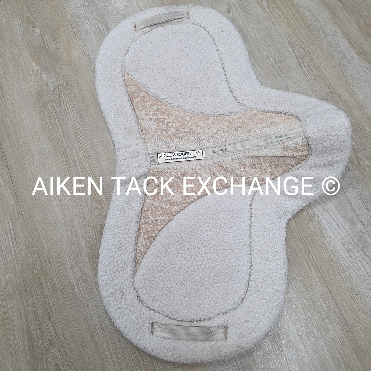 Success Equestrian Deluxe Hunter Pad, Size Medium / 16" - 16.5"