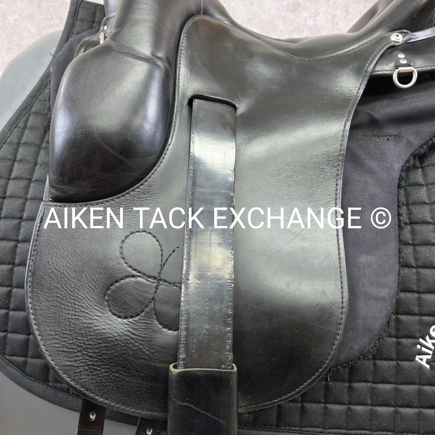 Ortho-Flex Endurance Trail Saddle, 15.5" Seat, Wide Fit with Flex Panels
