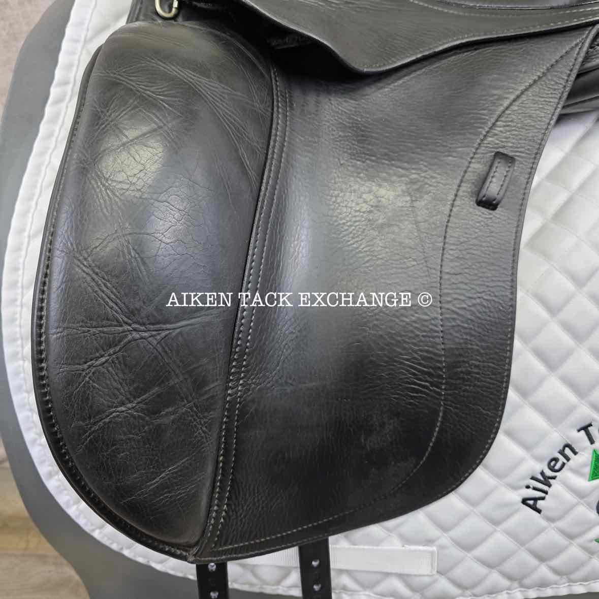 **SOLD** 2011 Schleese Triumph Dressage Saddle, 18" Seat, Adjustable AdapTree, Wool Flocked Panels