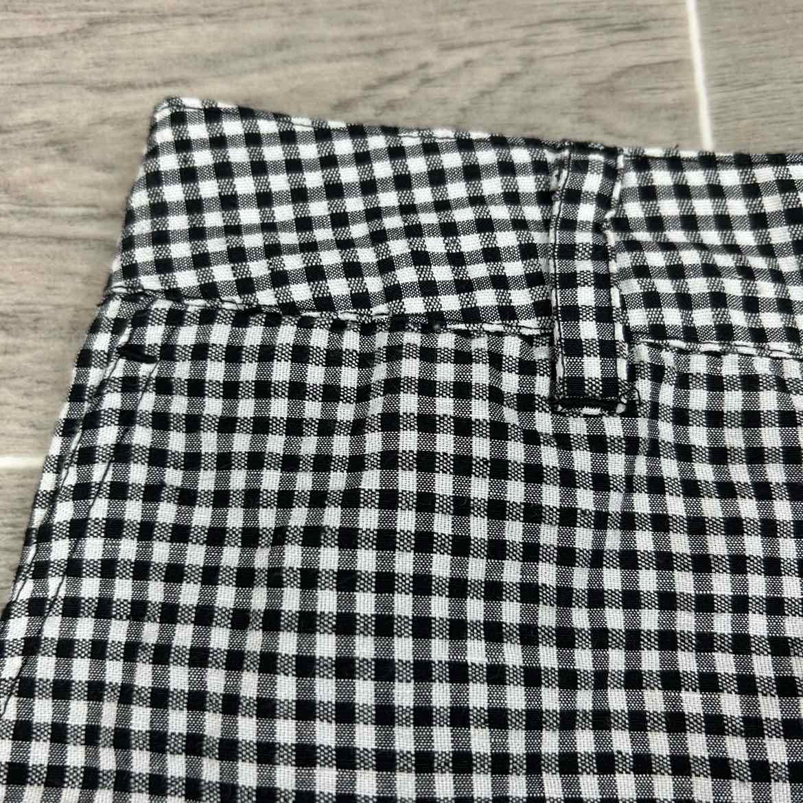 Jones & Co. Gray Houndstooth Shorts, Size 6