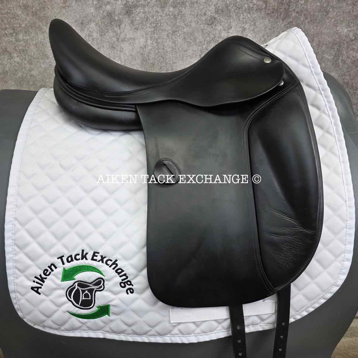 2007 Amerigo Vega Dressage Saddle, 17" Seat, Medium Tree, Wool Flocked Panels