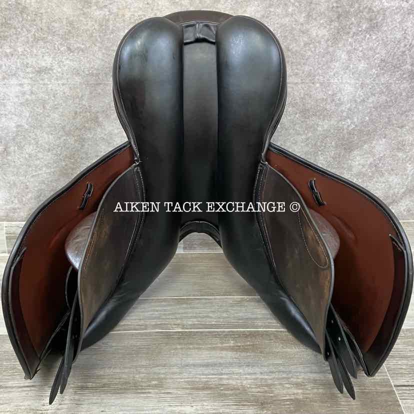 2014 County Innovation Jump Saddle, 18" Seat, Medium Wide Tree, Wool Flocked Panels