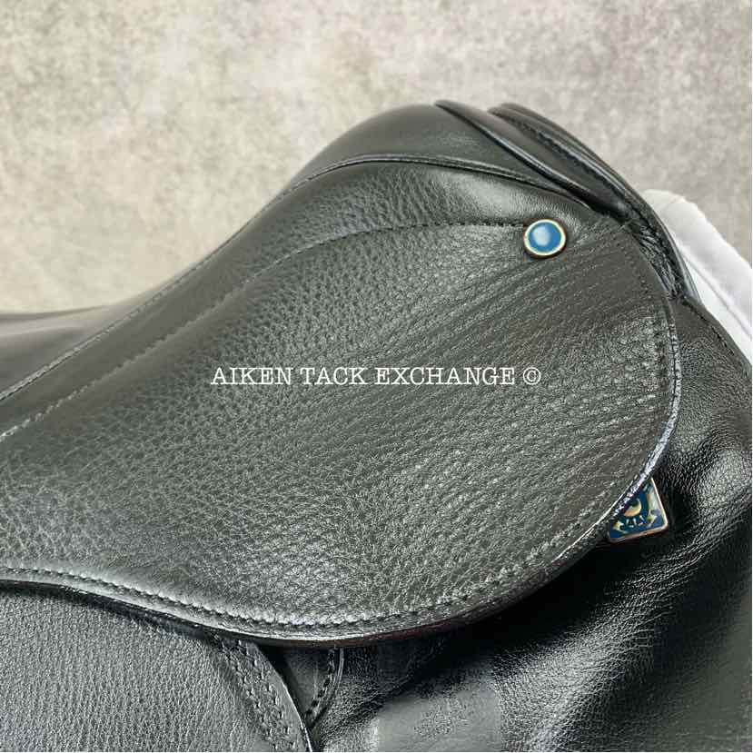 **SOLD** 2012 Stubben Genesis CL Deluxe Dressage Saddle, 17.5" Seat with Biomex, 30 cm Tree - MW , Wool Flocked Panels