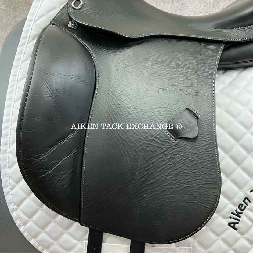 2017 Stubben True Nature Dressage Saddle, 18" Seat, Short Flap, 28cm Tree - Medium, Wool Flocked Panels