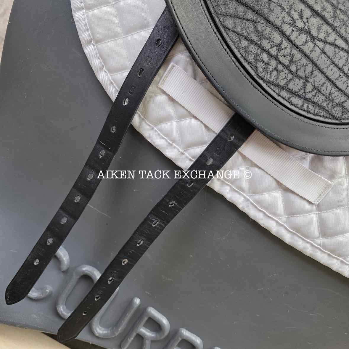 2023 Aviar Rook 2.0 Monoflap Dressage Saddle, 17.5" Seat, Adjustable Tree, Foam Panels