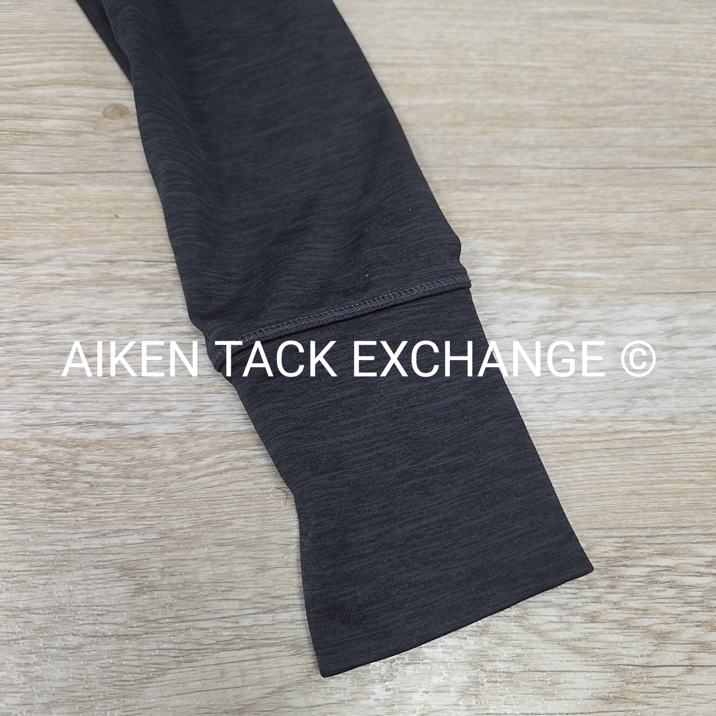 Layer 8 Long Sleeve Light Weight Pull Over, Size Medium