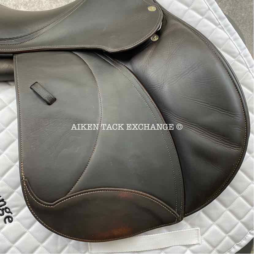 **SOLD** 2011 Voltaire Palm Beach Close Contact Jump Saddle, 17" Seat, 1 Flap, Medium Wide Tree, FIN Panels, Full Buffalo Leather