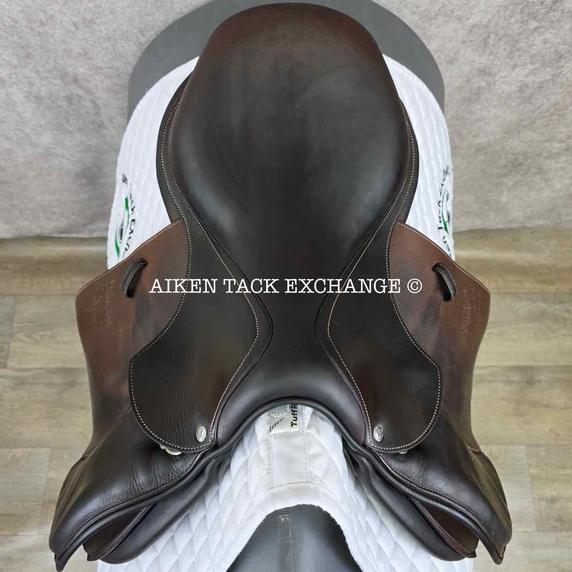 2016 Voltaire Palm Beach Close Contact Jump Saddle, 17" Seat, 2A Flap, Medium Wide Tree, PRO Panels