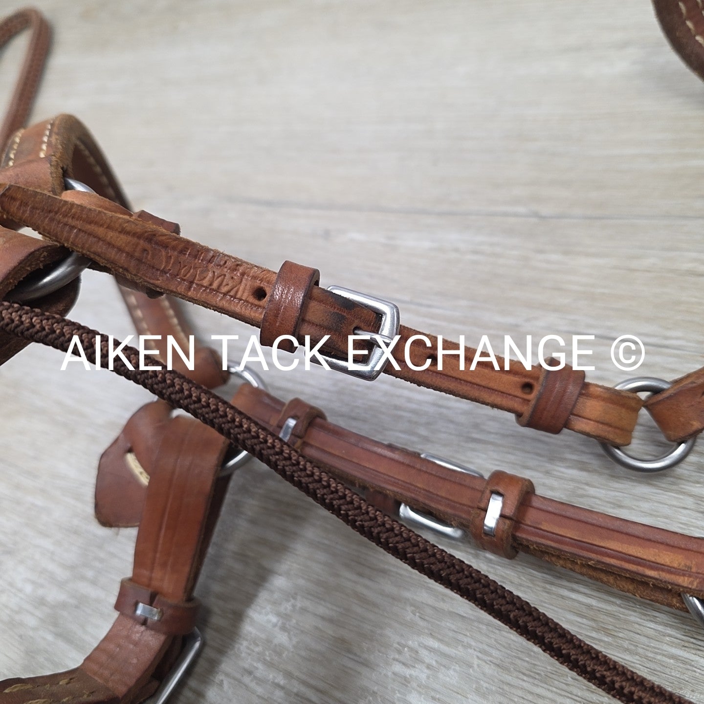 Kuda Saddlery Leather Bridle with Matching Bit Holder