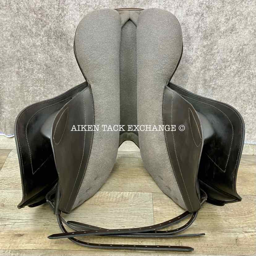 2013 Black Country Solare Jump Saddle, 17.5" Seat, Medium/Medium Wide Tree, Wool Flocked Serge Panels