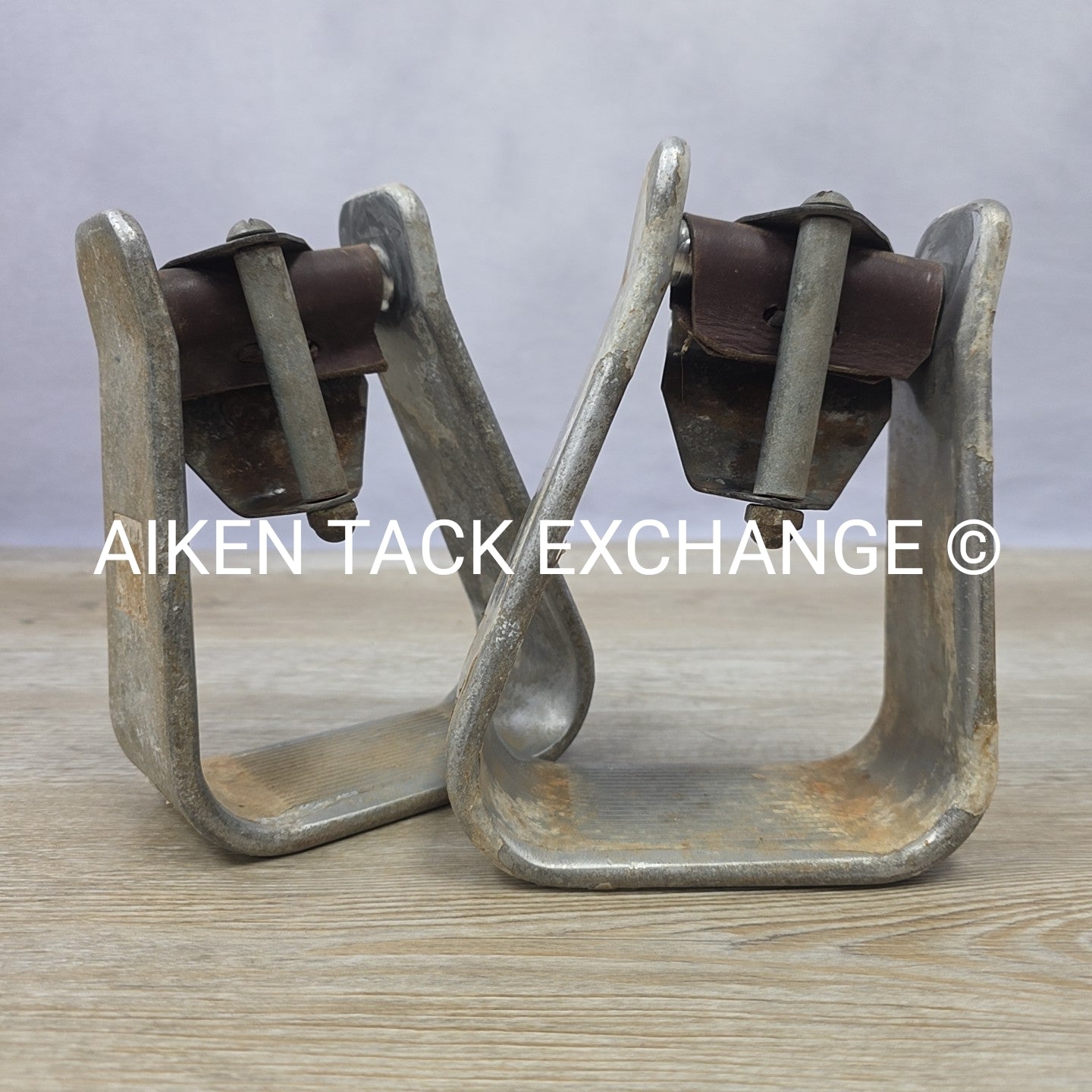 Aluminium Slanted Western Stirrups wtih EZ Knees Stirrup Turners