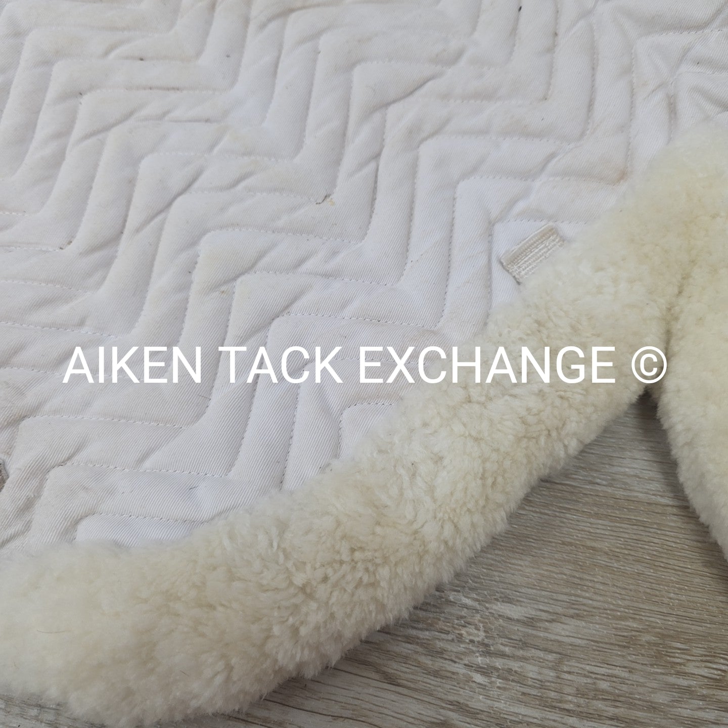 Fleeceworks Sheepskin Show Hunter Pad with Partial Trim, Size X-Large