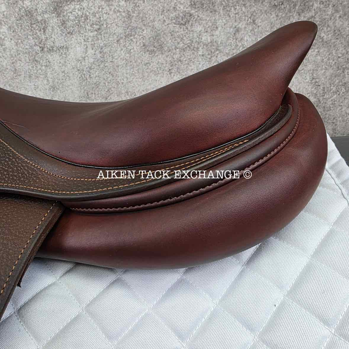 **SOLD** 2017 CWD SE02 Close Contact Jump Saddle, 17.5" Seat, 3C Flap, Medium Tree, Foam Panels