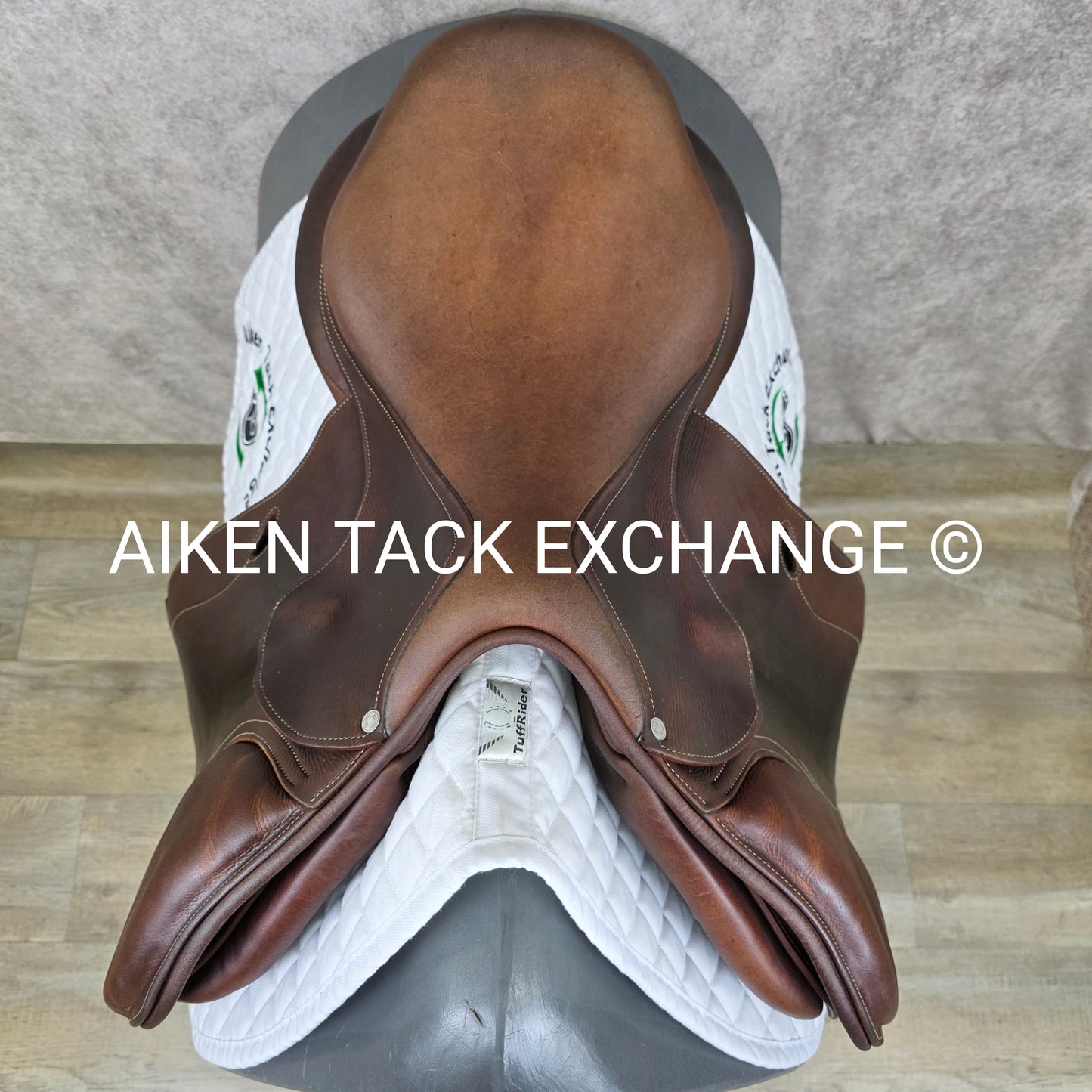 2014 Antares Evolution Close Contact Jump Saddle, 17.5" Seat, 4AB Flap, M/MW Tree, Foam Panels