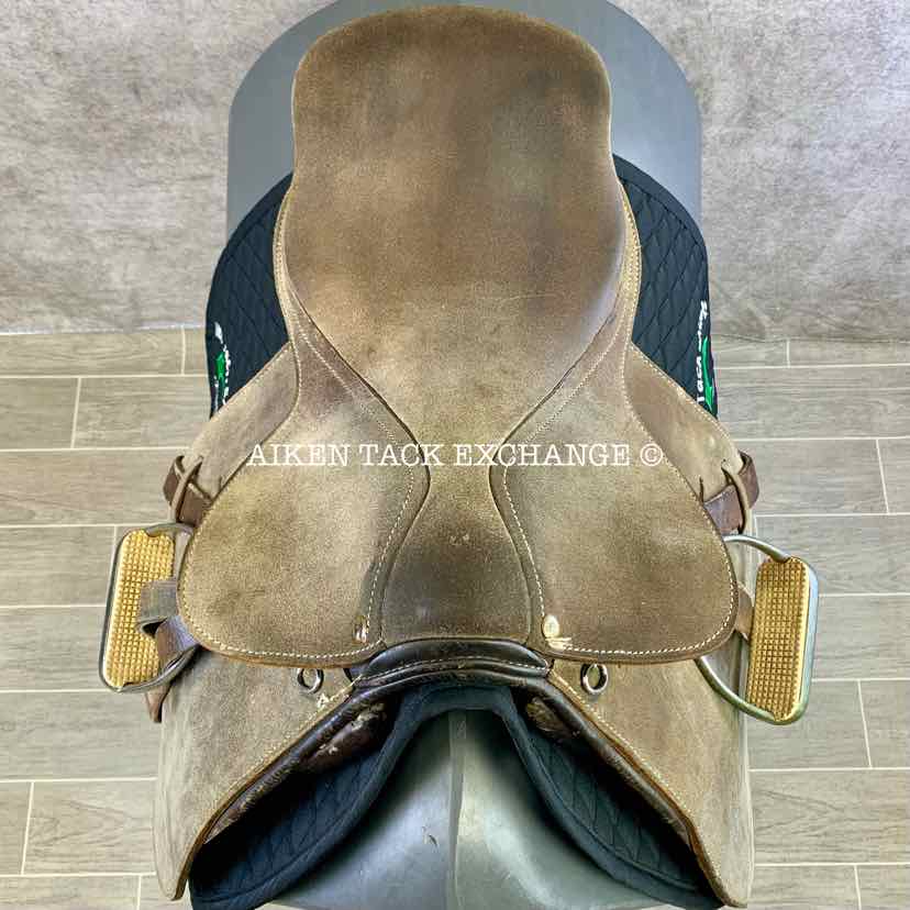 Gladiator Polo Saddle, 18" Seat, Narrow Tree, Foam Panels, Comes with Stirrups & Leathers
