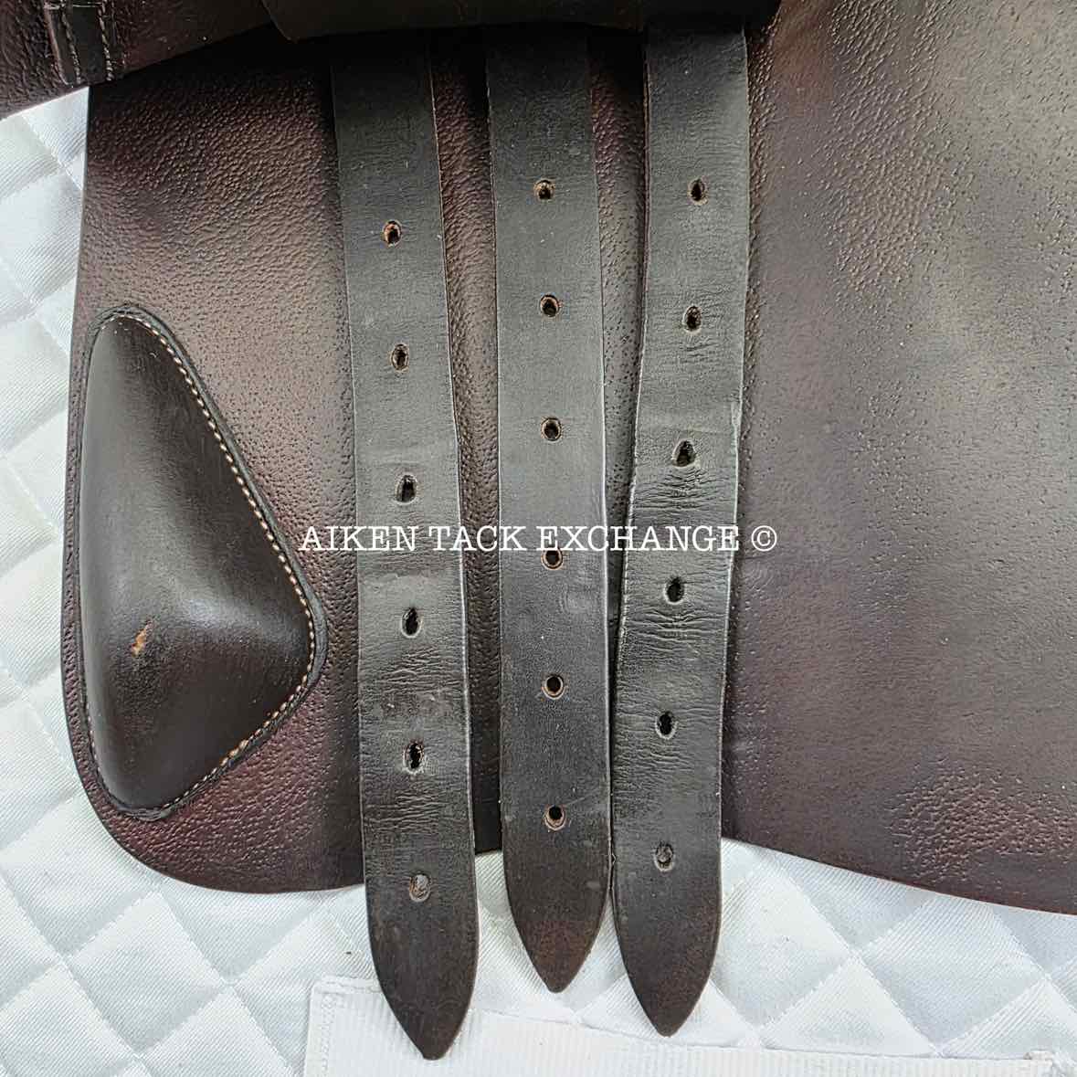 2021 Devoucoux Biarritz S Close Contact Jump Saddle, 16.5" Seat, 2A Flap, M/MW Tree, D3D Panels