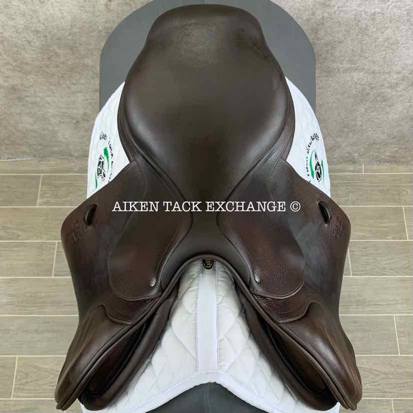 **SOLD** 2011 CWD SE02 Close Contact Jump Saddle, 17.5" Seat, 3C Flap, Medium Tree, Foam Panels