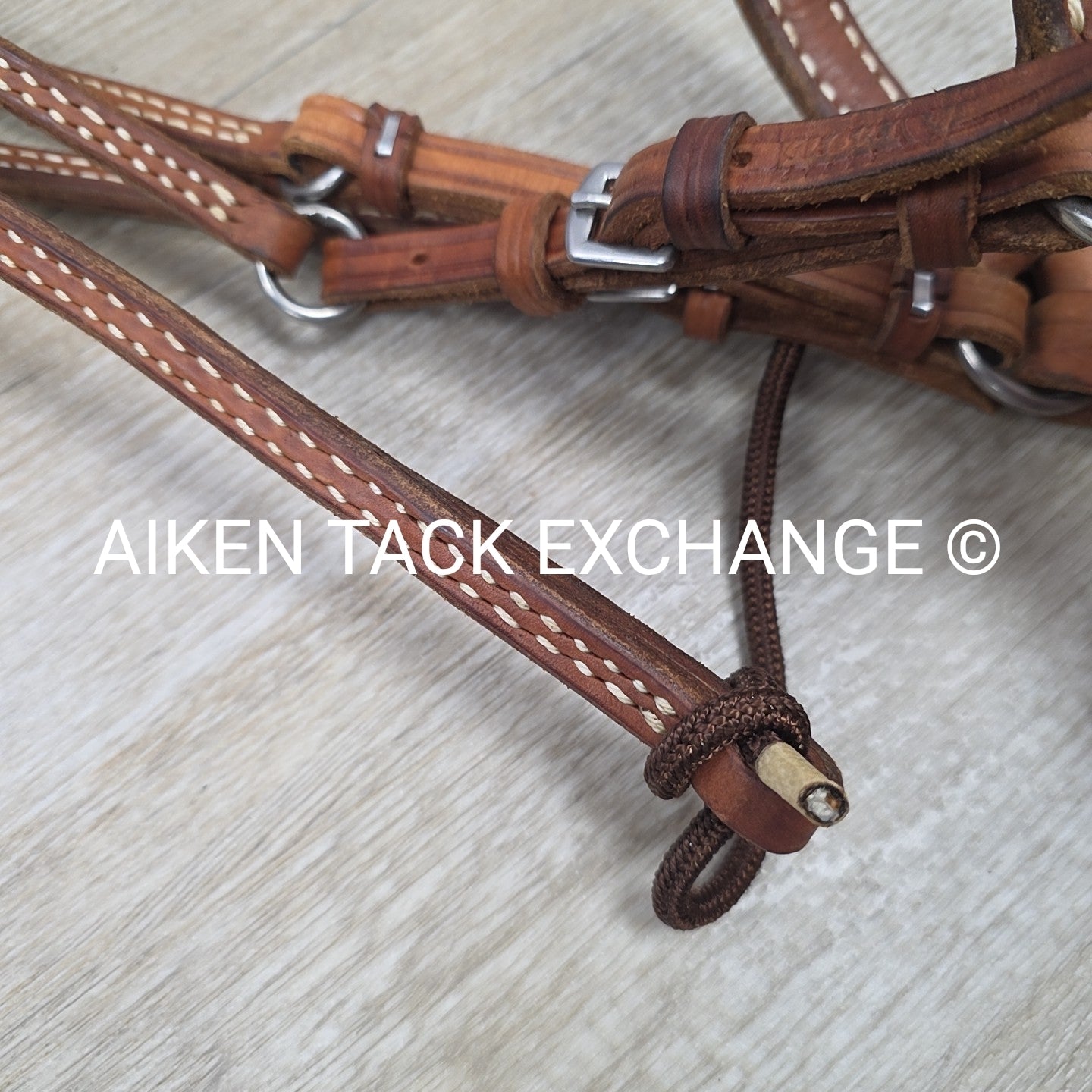 Kuda Saddlery Leather Bridle with Matching Bit Holder