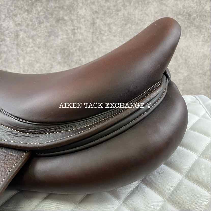 2022 CWD SE01 Close Contact Jump Saddle, 16.5" Seat, 2L Flap, Medium Tree, Foam Panels, Full Buffalo Leather