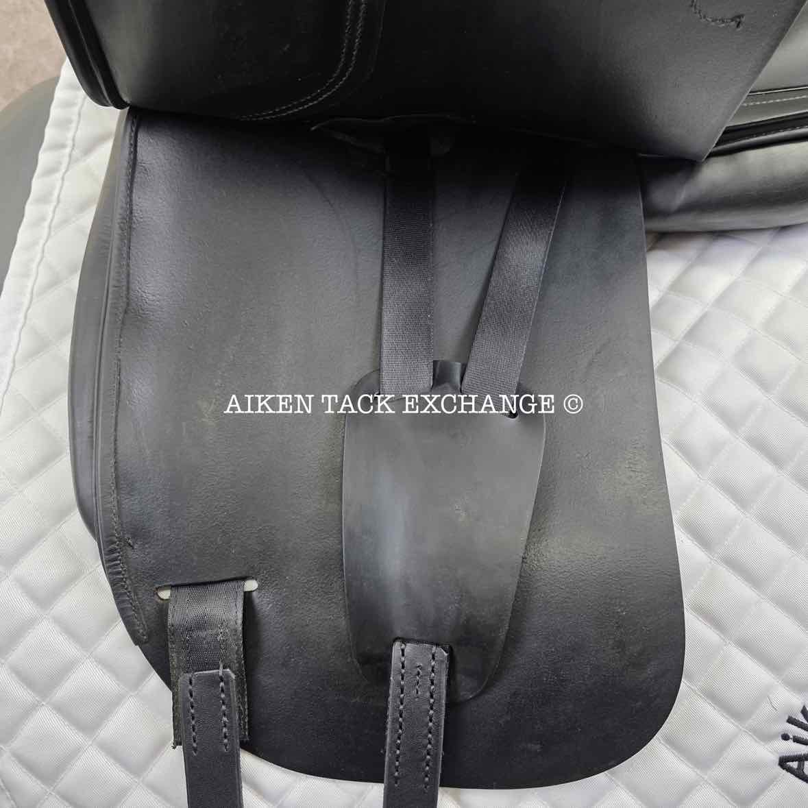 2007 Amerigo Vega Dressage Saddle, 17" Seat, Medium Tree, Wool Flocked Panels