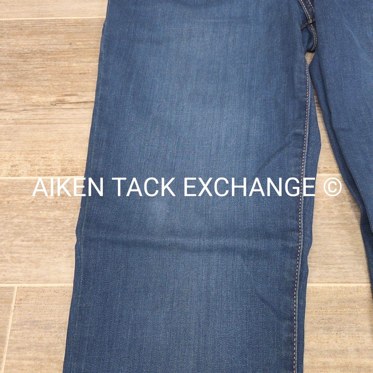 Crown & Ivy Straigh Cut Jeans, Women's 6