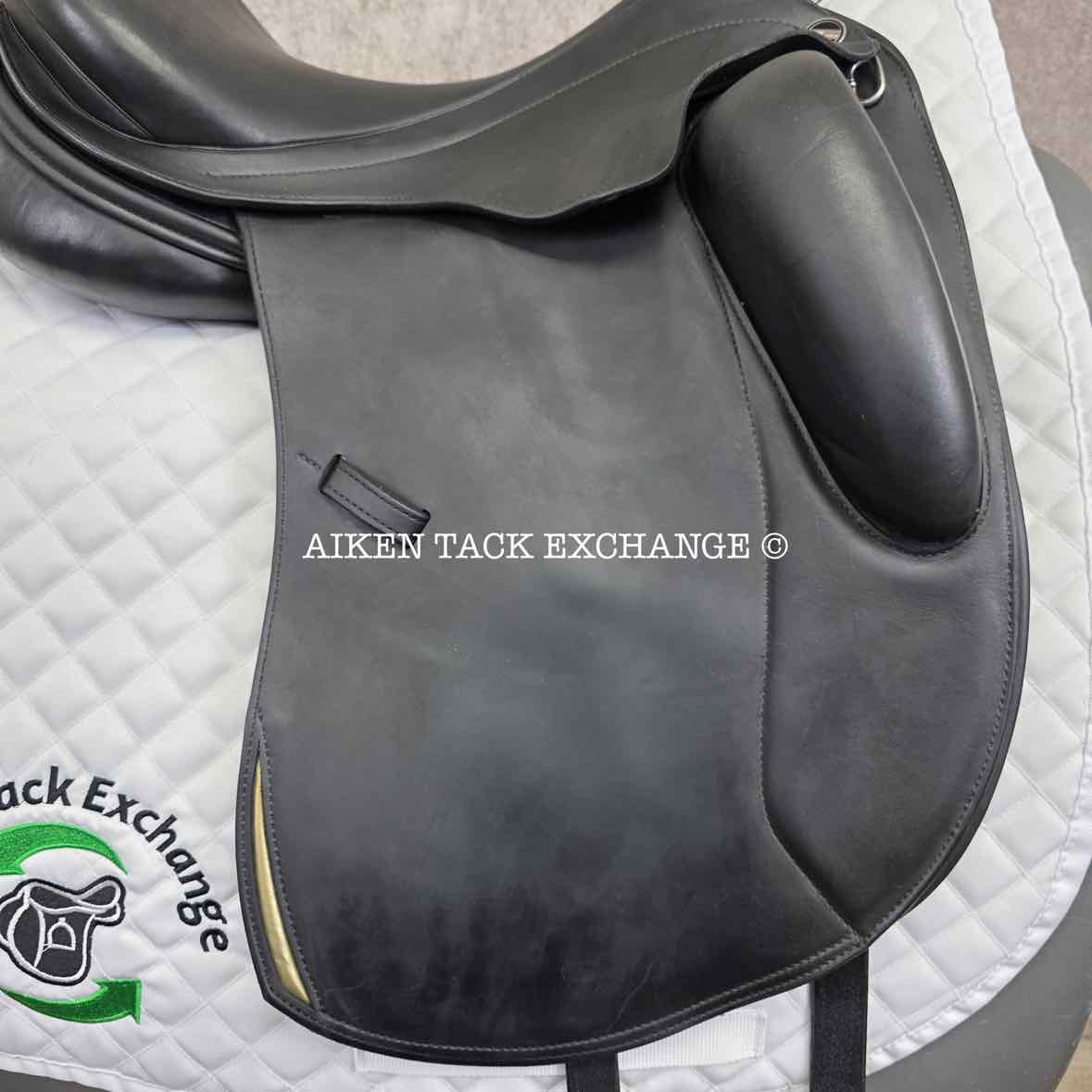 2017 Erreplus Freestyle Monoflap Dressage Saddle, 17" Seat, Adjustable Tree, Wool Flocked Panels