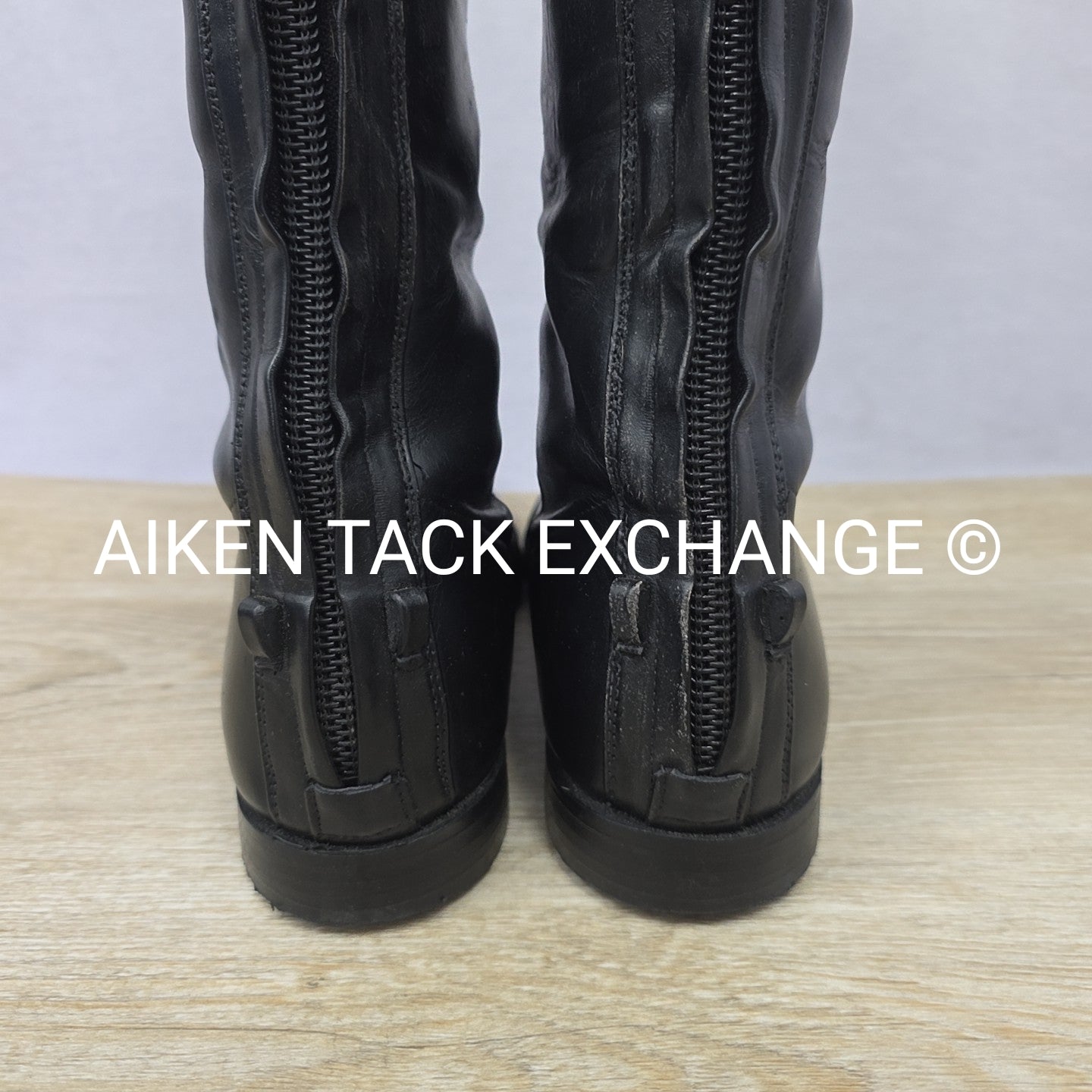 Der-Dau Field Boots, Size 9.5 Calf Height 19" Width 14"