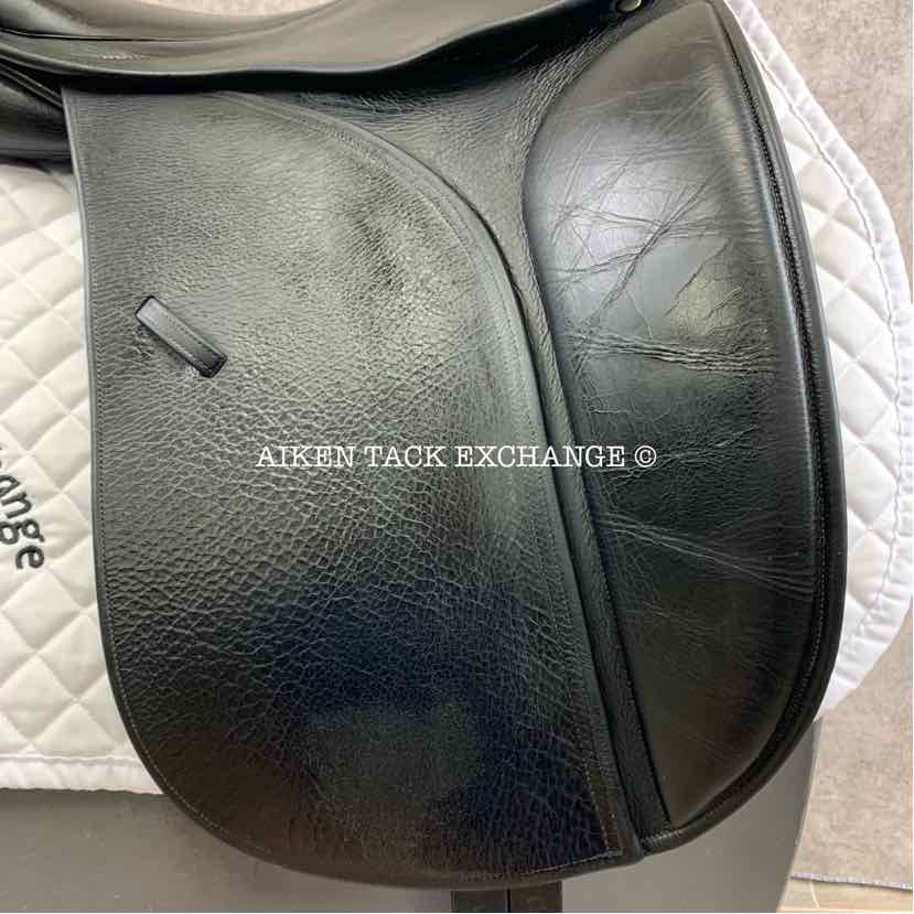 2006 County Perfection Dressage Saddle, 17.5" Seat, Medium Tree, Wool Flocked Panels