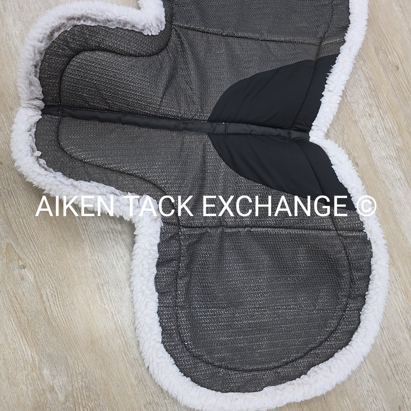 Ecogold Non-Slip Secure Hunter Pad, Size Large / 17" - 17.5"
