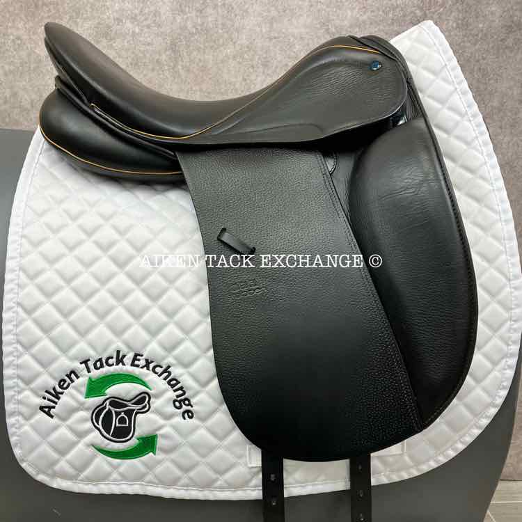 **SOLD** 2008 Stubben Genesis Dressage Saddle, 18" Seat, 28 cm Tree - Medium/Medium Narrow, Wool Flocked Panels