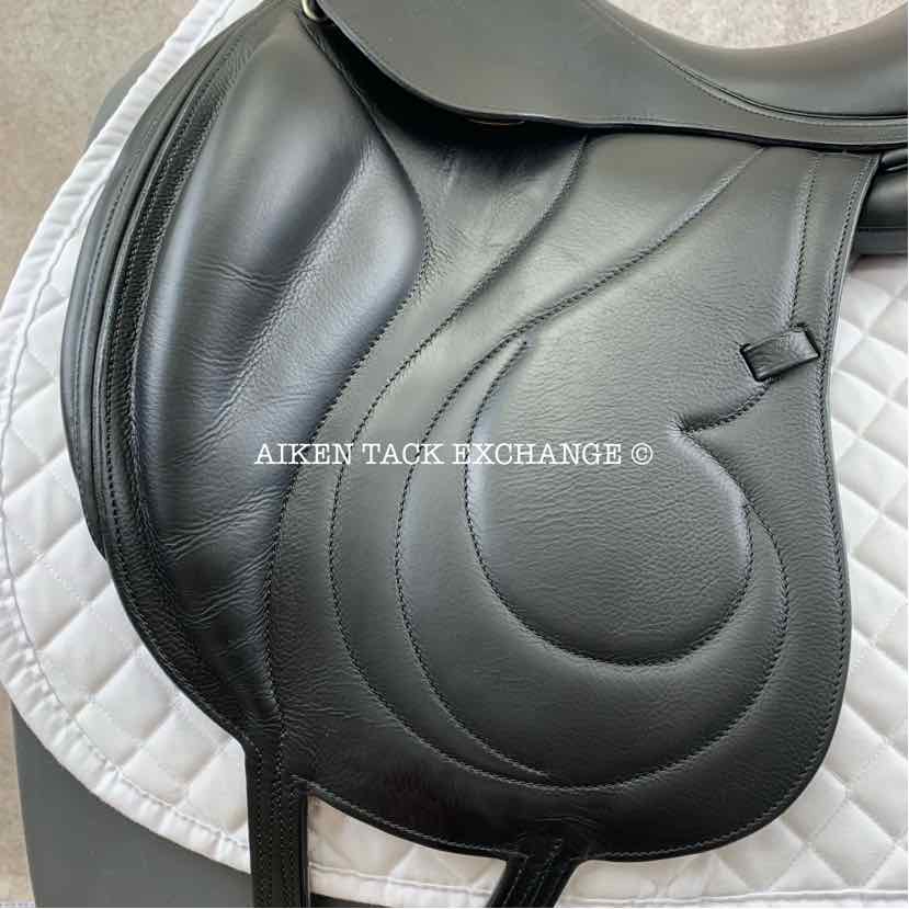 **SOLD** 2014 Antares Cadence Monoflap Dressage Saddle, 17.5" Seat, 1N Flap - Short, Medium Wide Tree, Foam Panels, Buffalo Leather