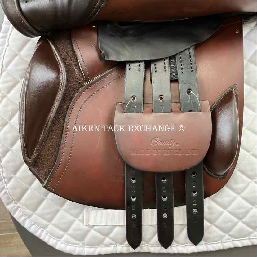 2014 County Innovation Jump Saddle, 18" Seat, Medium Wide Tree, Wool Flocked Panels