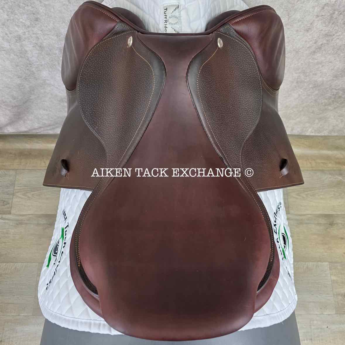 **SOLD** 2017 CWD SE02 Close Contact Jump Saddle, 17.5" Seat, 3C Flap, Medium Tree, Foam Panels