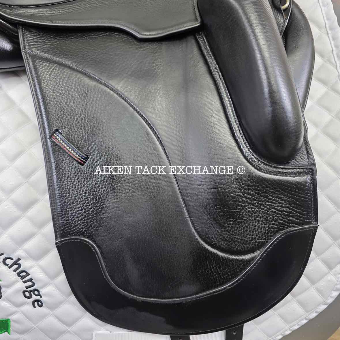 2022 Tota Freedom PRO 2 Monoflap Dressage Saddle, 18.5" Seat, Adjustable Tree, Wool Flocked Panels