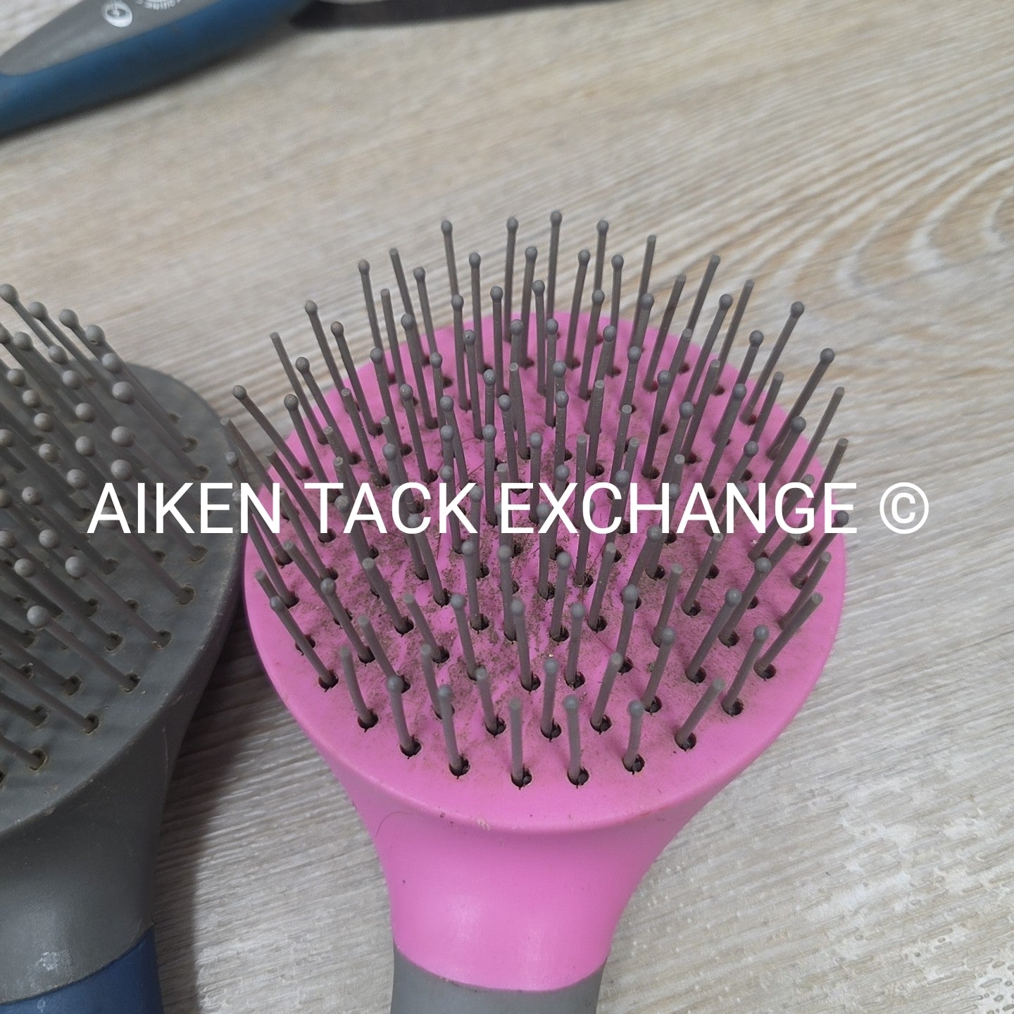 BARGAIN BUNDLE: 3 Oster Hair Brushes & 1 Oster Comb