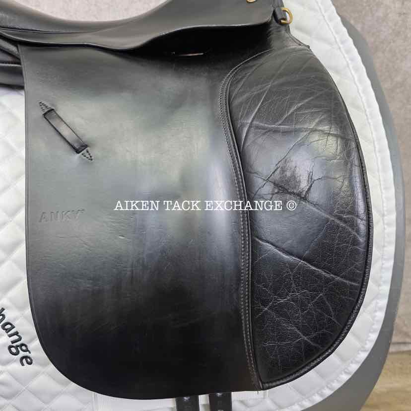 Anky Dressage Saddle, 18" Seat, Wide Tree, Wool Flocked Panels