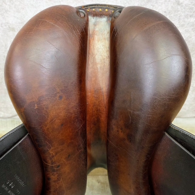 1999 Devoucoux Biarritz Close Contact Jump Saddle, 17" Seat, 3A Flap, Medium Tree, Foam Panels, Full Buffalo Leather