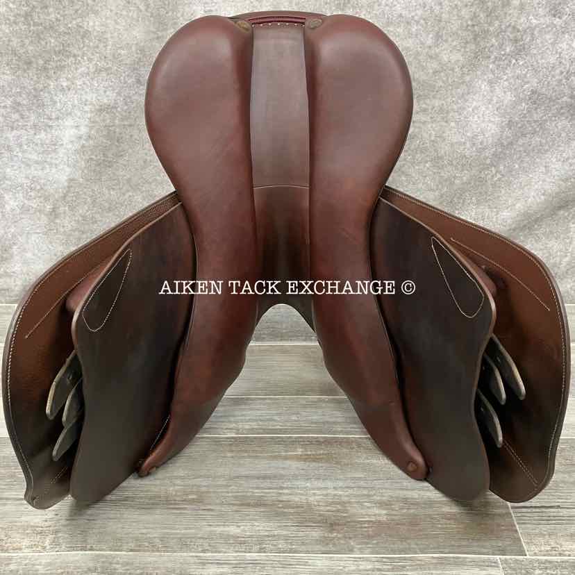 2020 Arion J3 Close Contact Jump Saddle, 17.5" Seat, 3A Flap, Medium Wide Tree, Shoulder-Free Panels, Full Buffalo Leather