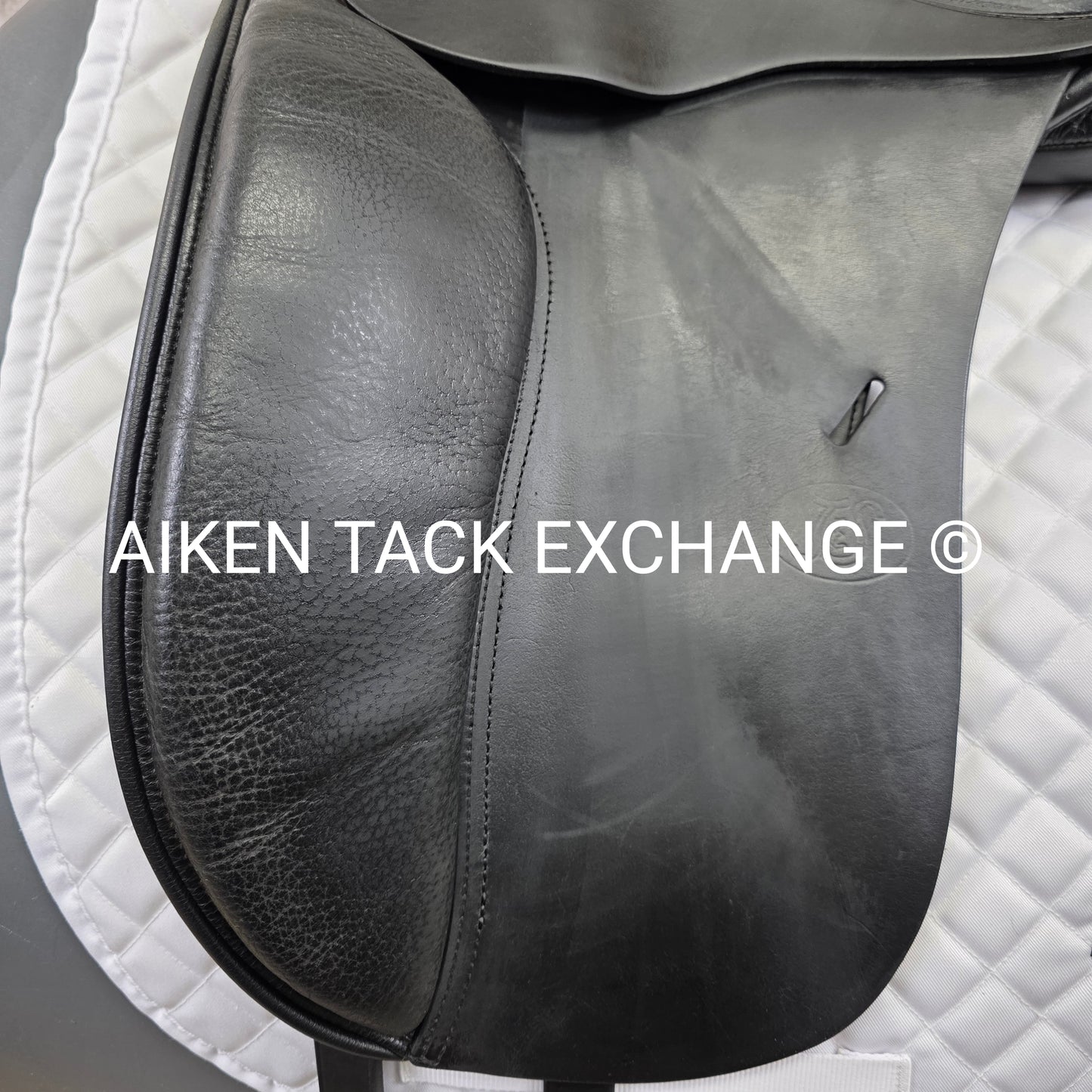 2000 Schleese JES Advanced Dressage Saddle, 17" Seat, M/MW Tree, Wool Flocked Panels