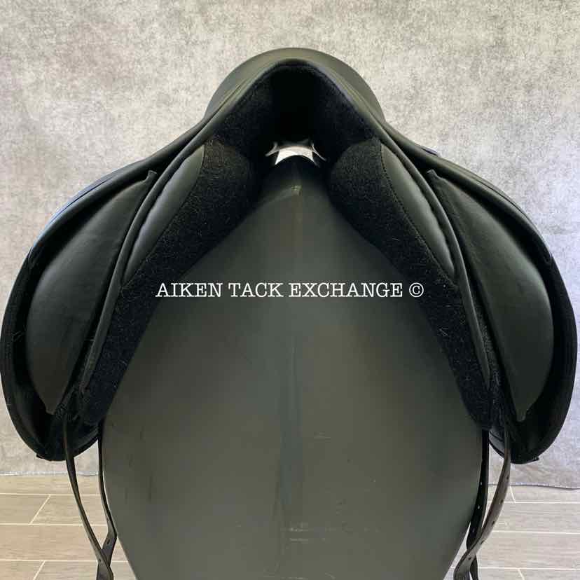 2022 Master D3-M Monoflap Dressage Saddle, 18" Seat, Medium Tree, Wool Flocked Serge Panels