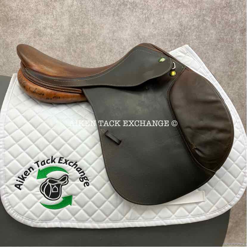 **SOLD** 2003 Prestige Hunter Classic Close Contact Jump Saddle, 17" Seat, 33 Tree - Medium (Adjustable), Foam Panels