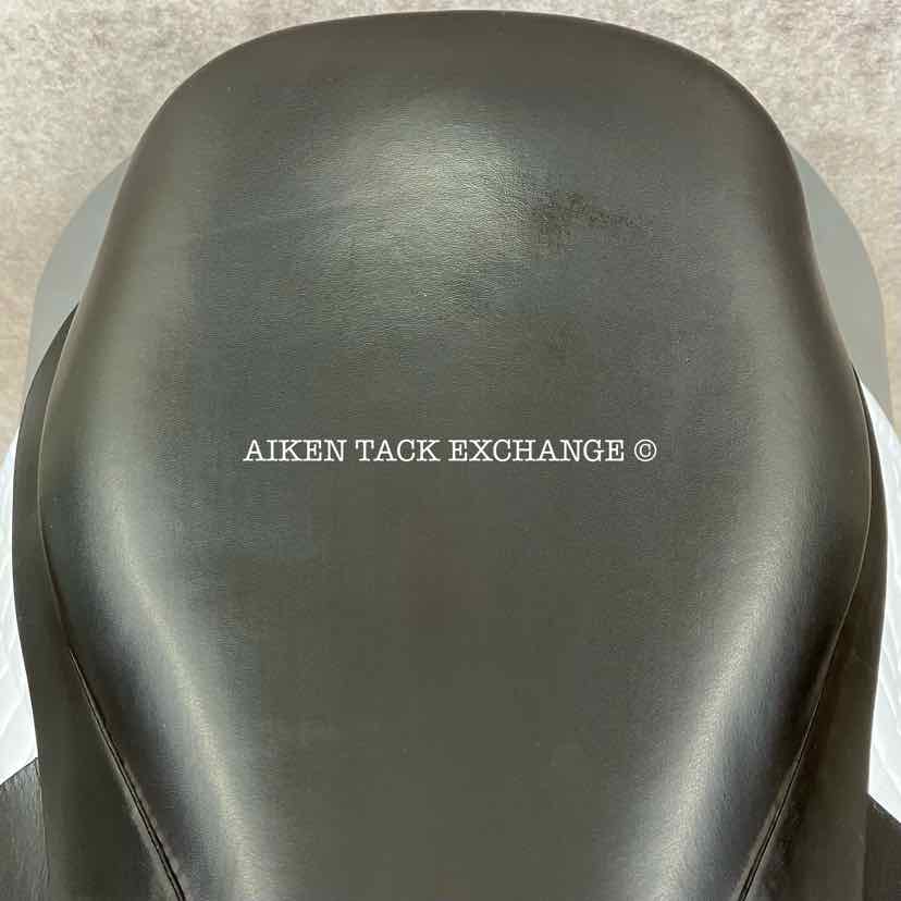 **SOLD** 2002 Black Country Close Contact Jump Saddle, 17" Seat, Medium Tree, Wool Flocked Panels