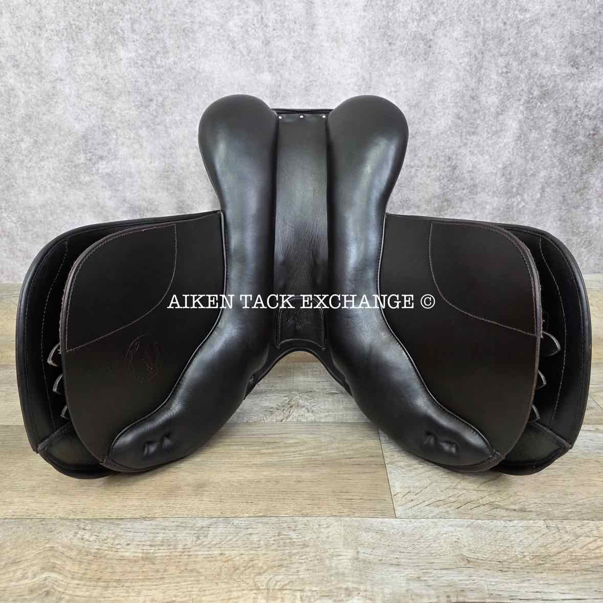 Royal Heritage Emile Close Contact Jump Saddle, 18.5"/19" Seat, Spectrum Adjustable Tree, Wool Flocked Panels