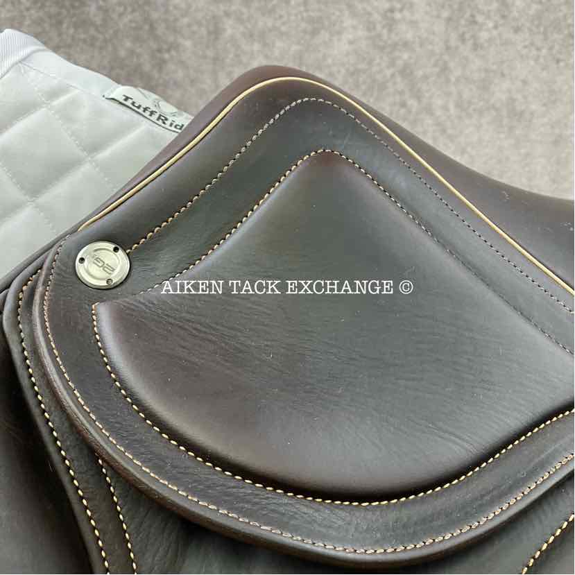 **SOLD** 2020 CWD SE32 2GS Mademoiselle Close Contact Jump Saddle, 17" Seat - S1, 2L Flap, Dynamick Flex Tree - Medium, Foam Panels, Full Buffalo Leather