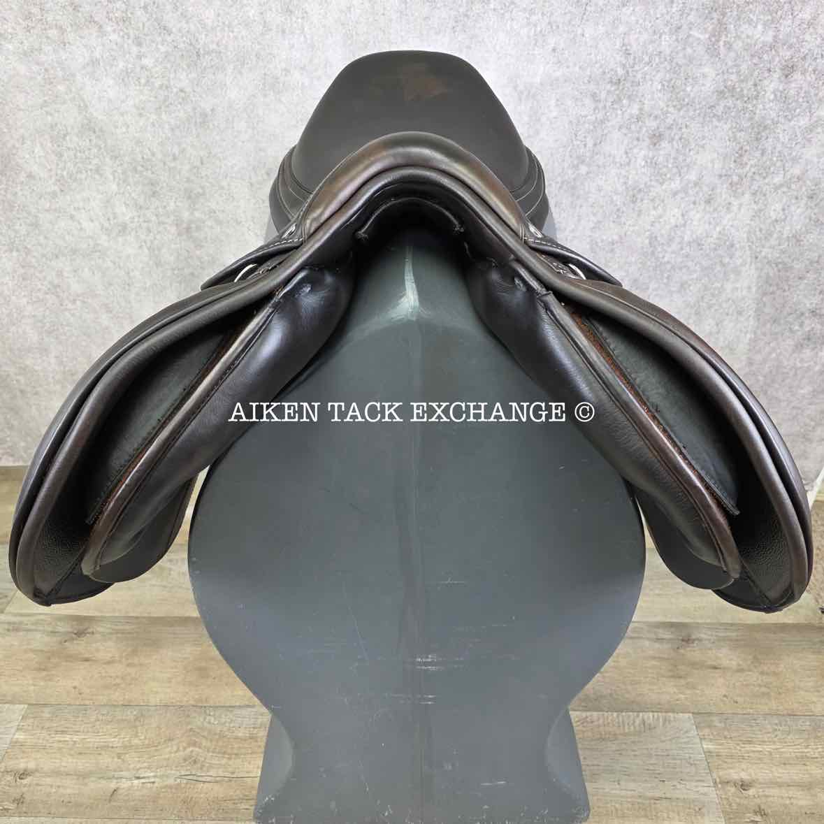 **SOLD** Royal Heritage Emile Close Contact Jump Saddle, 18.5"/19" Seat, Spectrum Adjustable Tree, Wool Flocked Panels