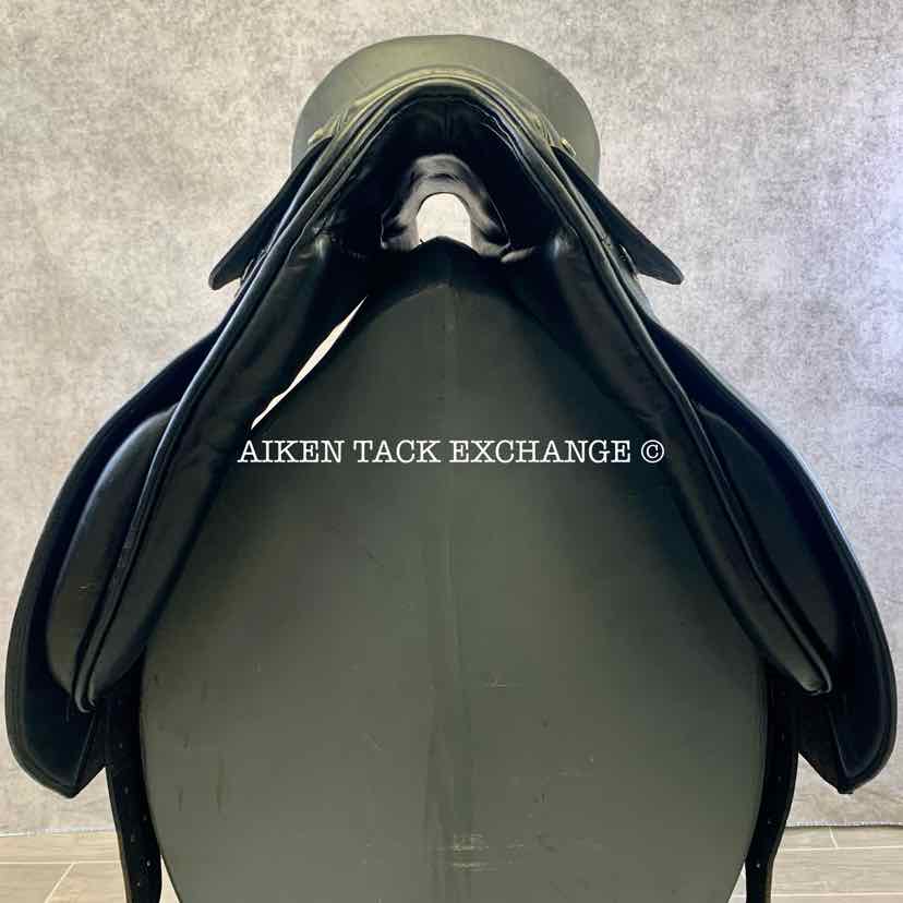 Monturas Lucas Talavera Dressage Saddle, 17.5" Seat, Medium Wide Flex Tree, Foam Panels