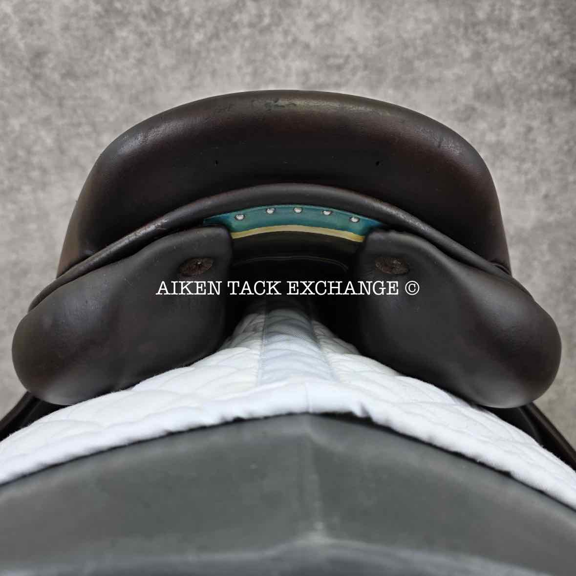 2016 Voltaire Palm Beach Close Contact Jump Saddle, 17" Seat, 2A Flap, Medium Wide Tree, PRO Panels