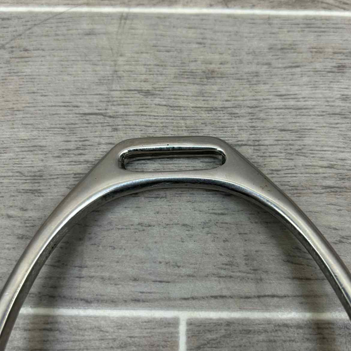 Fillis Stirrup Irons with Super Comfort Stirrup Iron Pads, 4"