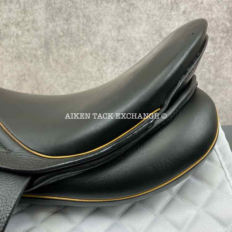 **SOLD** 2008 Stubben Genesis Dressage Saddle, 18" Seat, 28 cm Tree - Medium/Medium Narrow, Wool Flocked Panels