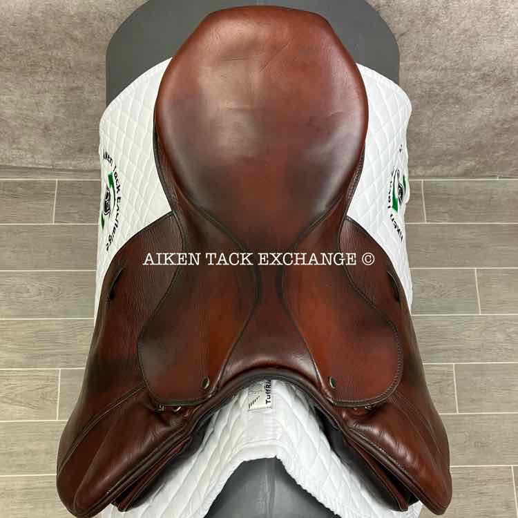 **SOLD** Stubben Edelweiss NT Deluxe Close Contact Jump Saddle, 17" Seat, 29 cm Tree - M/MW, Wool Flocked Panels